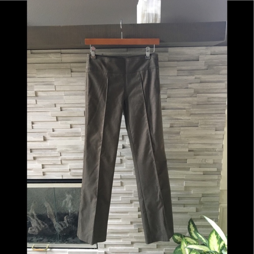 BCBG taupe Pants size 2 NEVER WORN